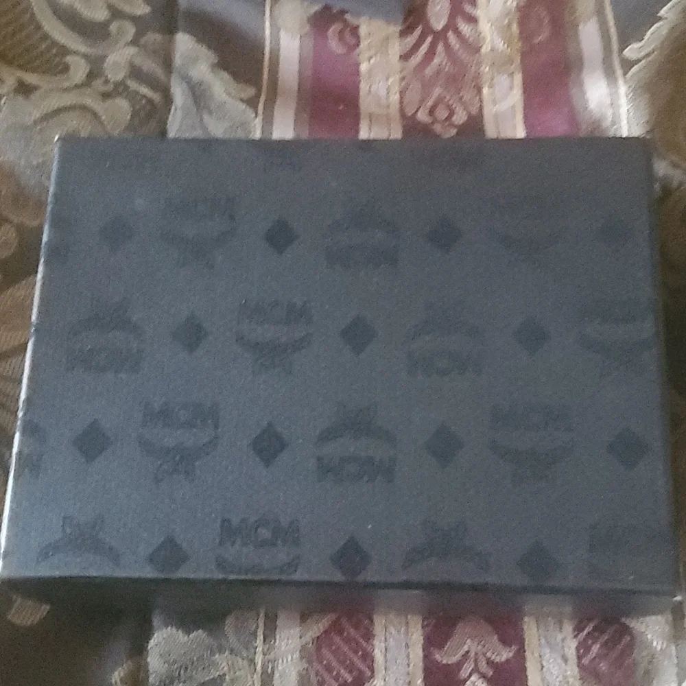 Mcm HOST PIC unisex small gorgeous side zipper unisex leather black wallet boxed